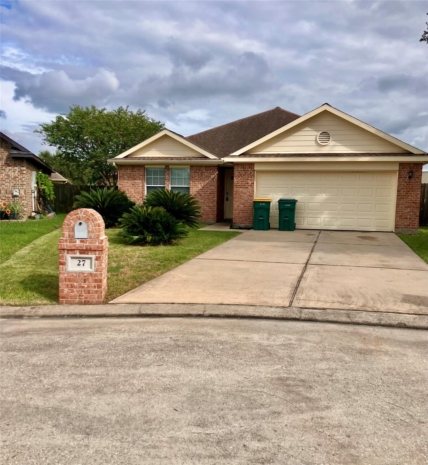 27 Prairie Oaks Drive — photo