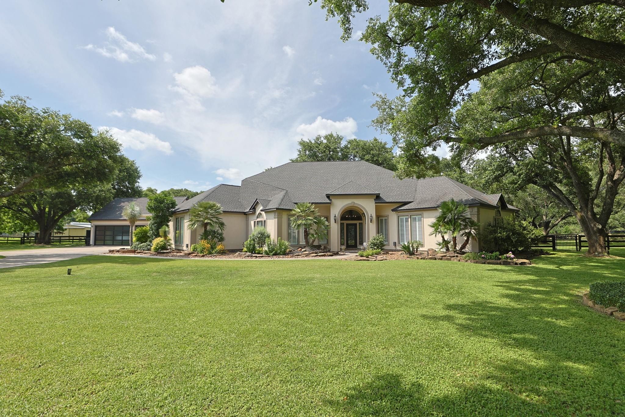 17514 Queenslake Drive — photo