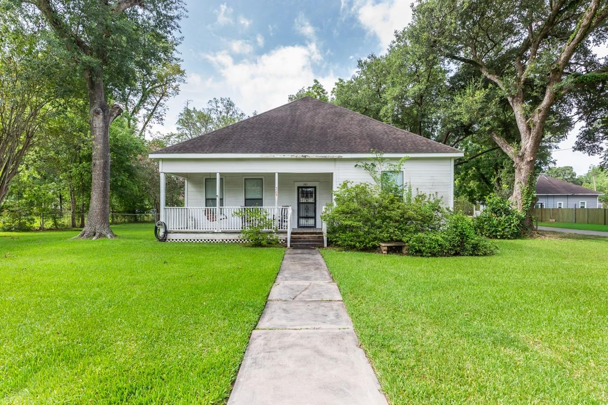 385 W Cora Lee Street — photo