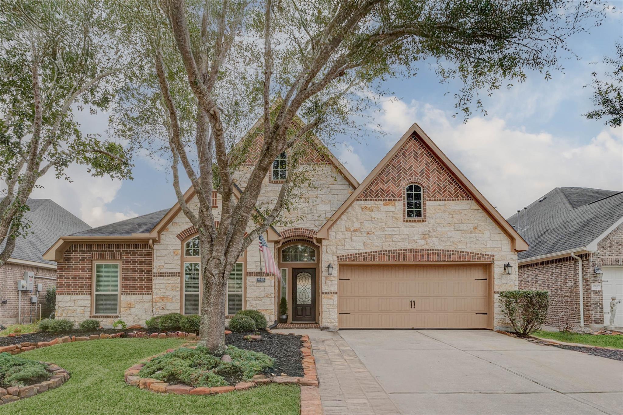 28915 Davenport Drive — photo