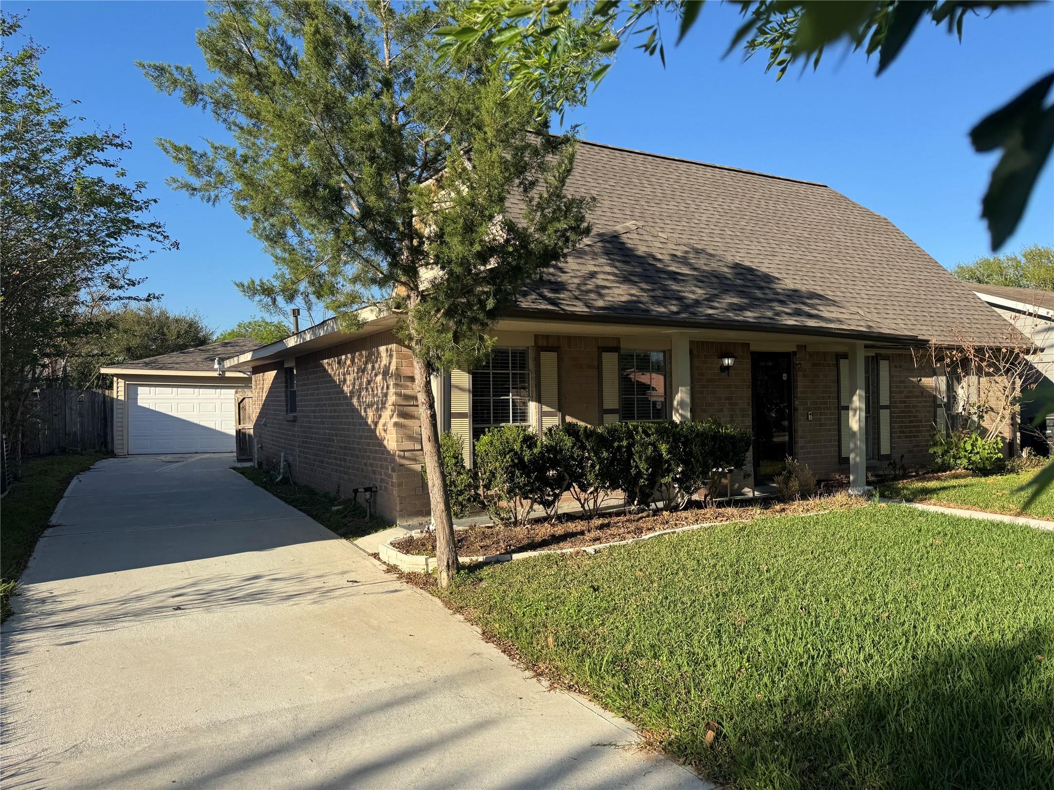 11402 Concho Street — photo