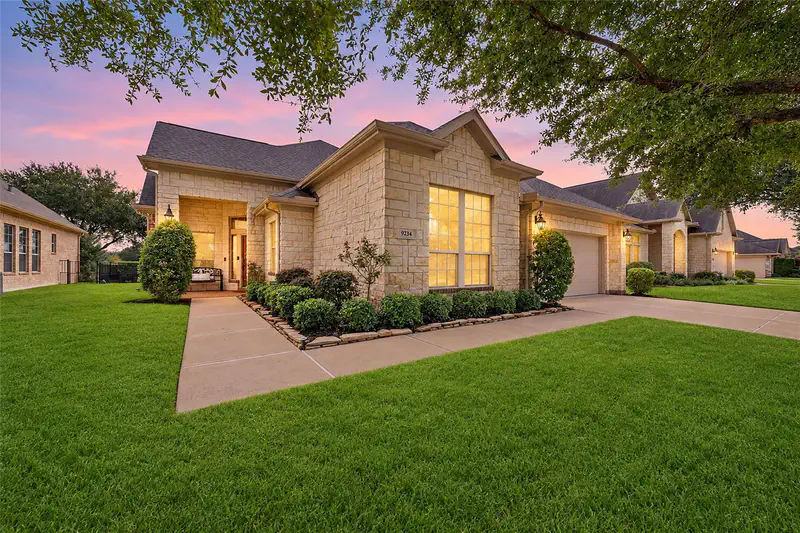 9234 E Canyon Lake Springs Drive — photo