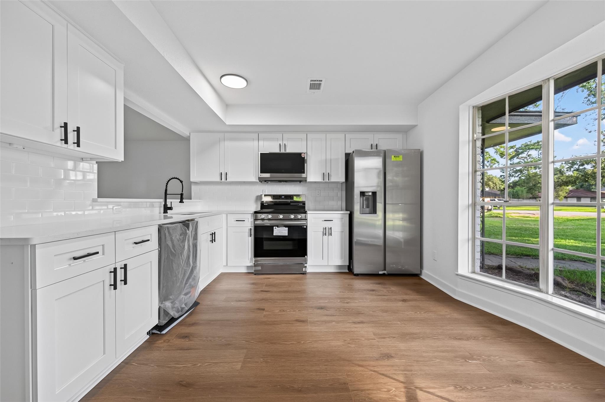 20518 Treetop Lane — photo