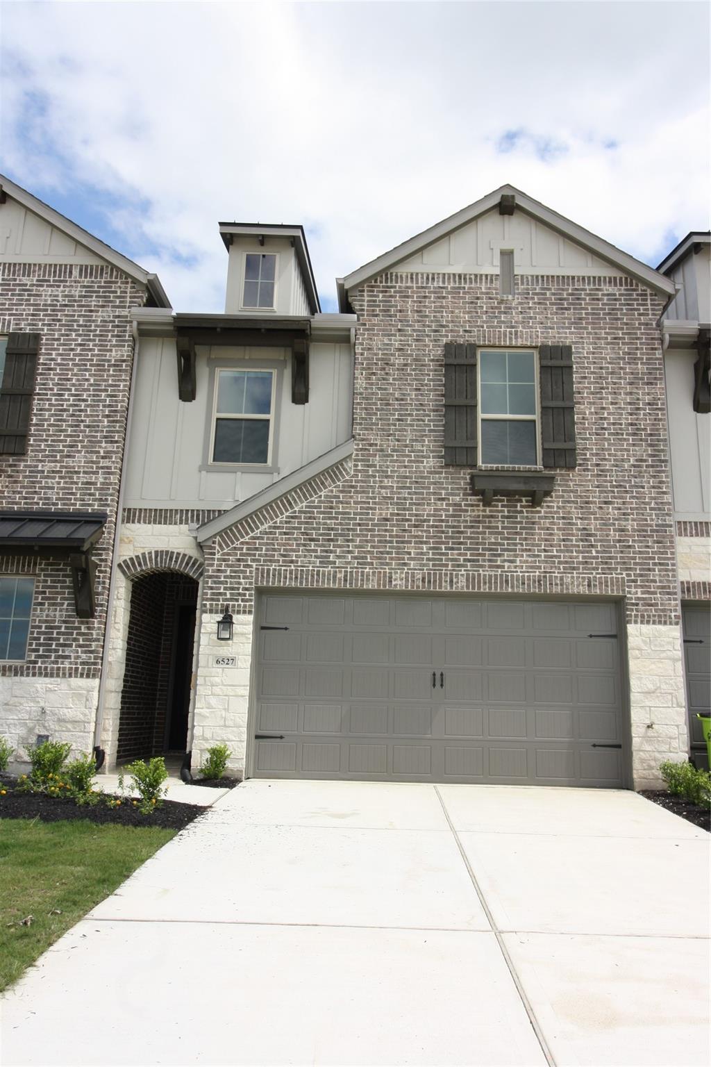 6527 Scarlet Pond Lane — photo