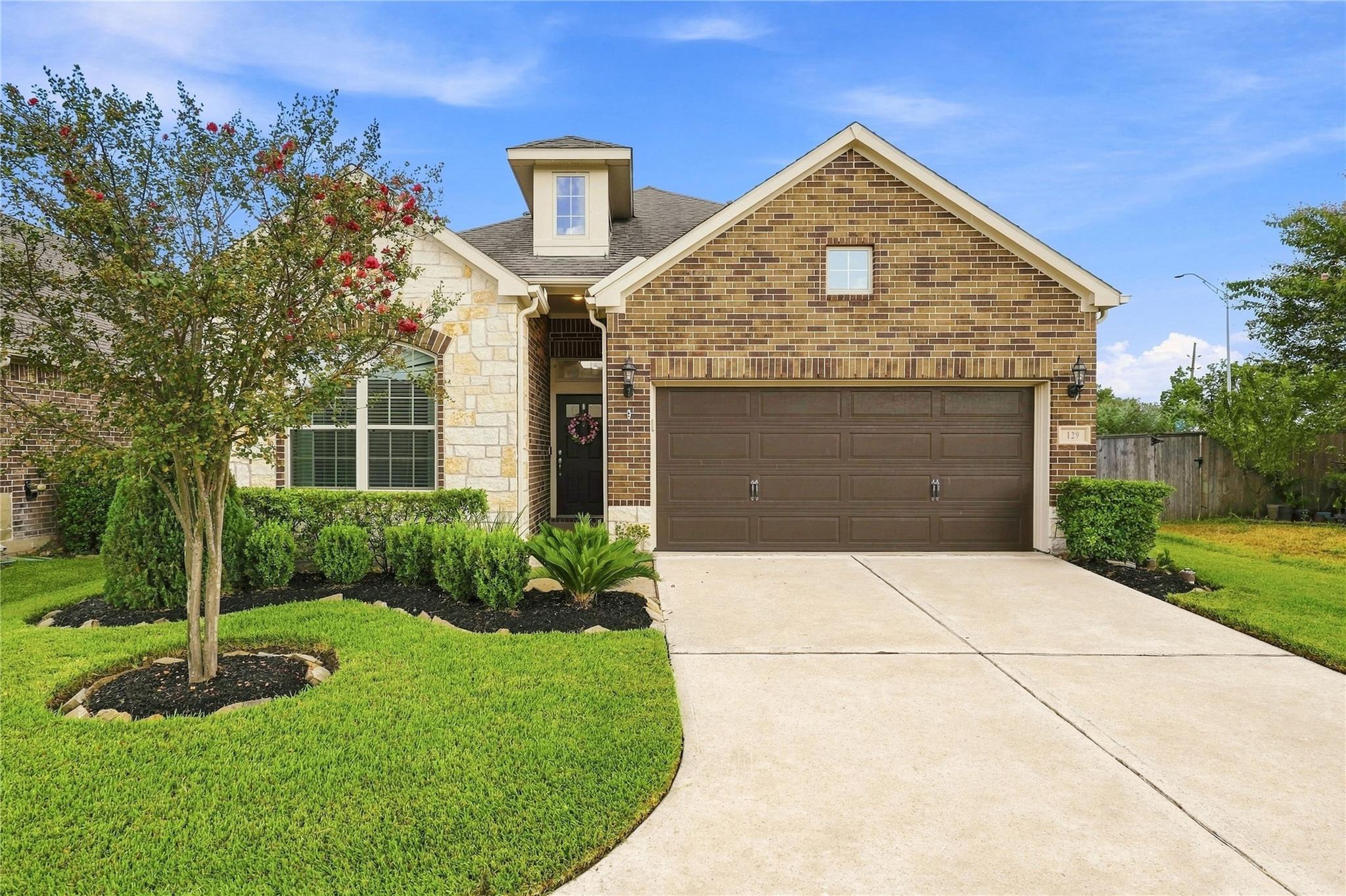 129 Saddle Drive — photo