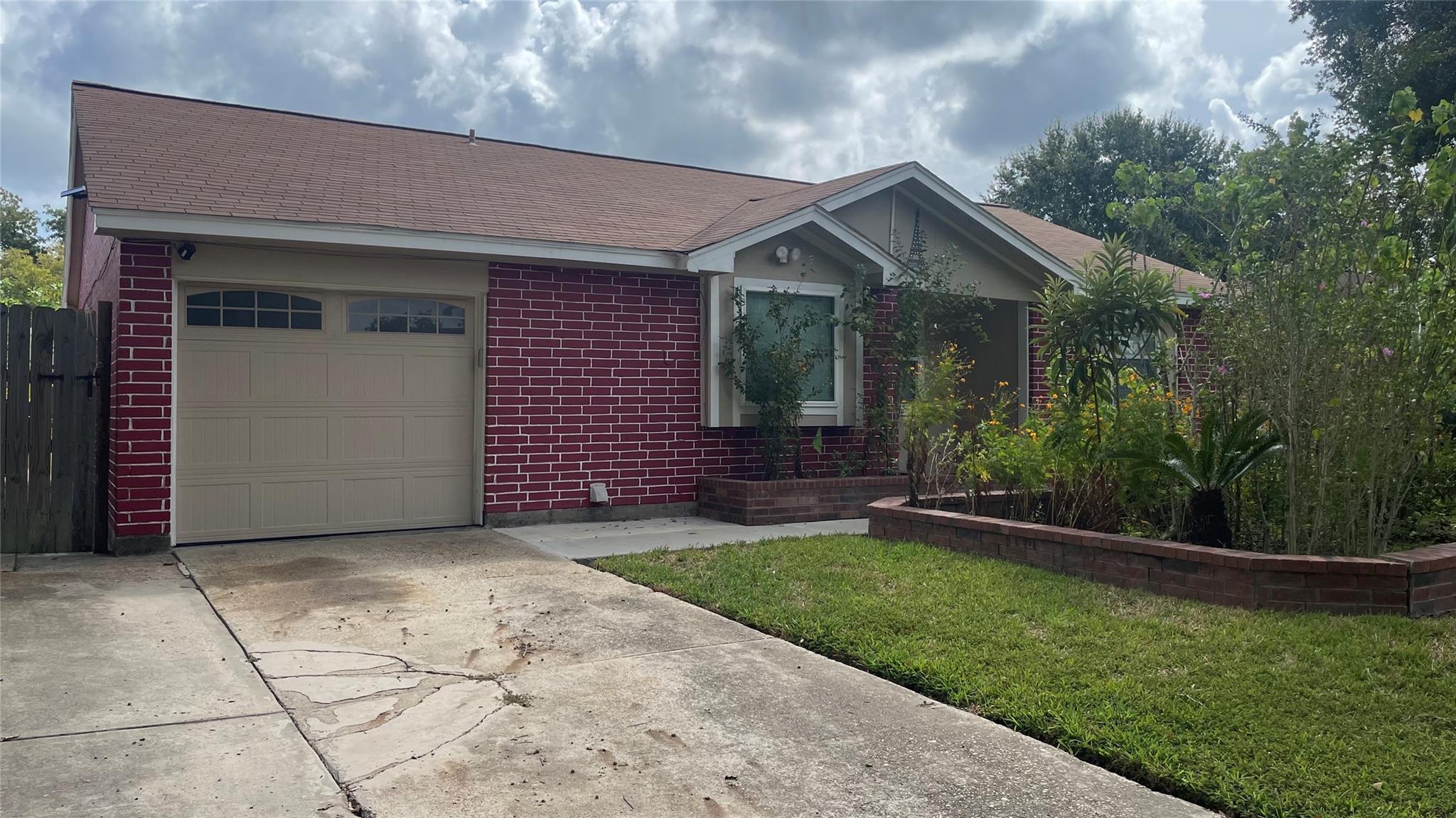 15010 Dogwood Tree Street — photo