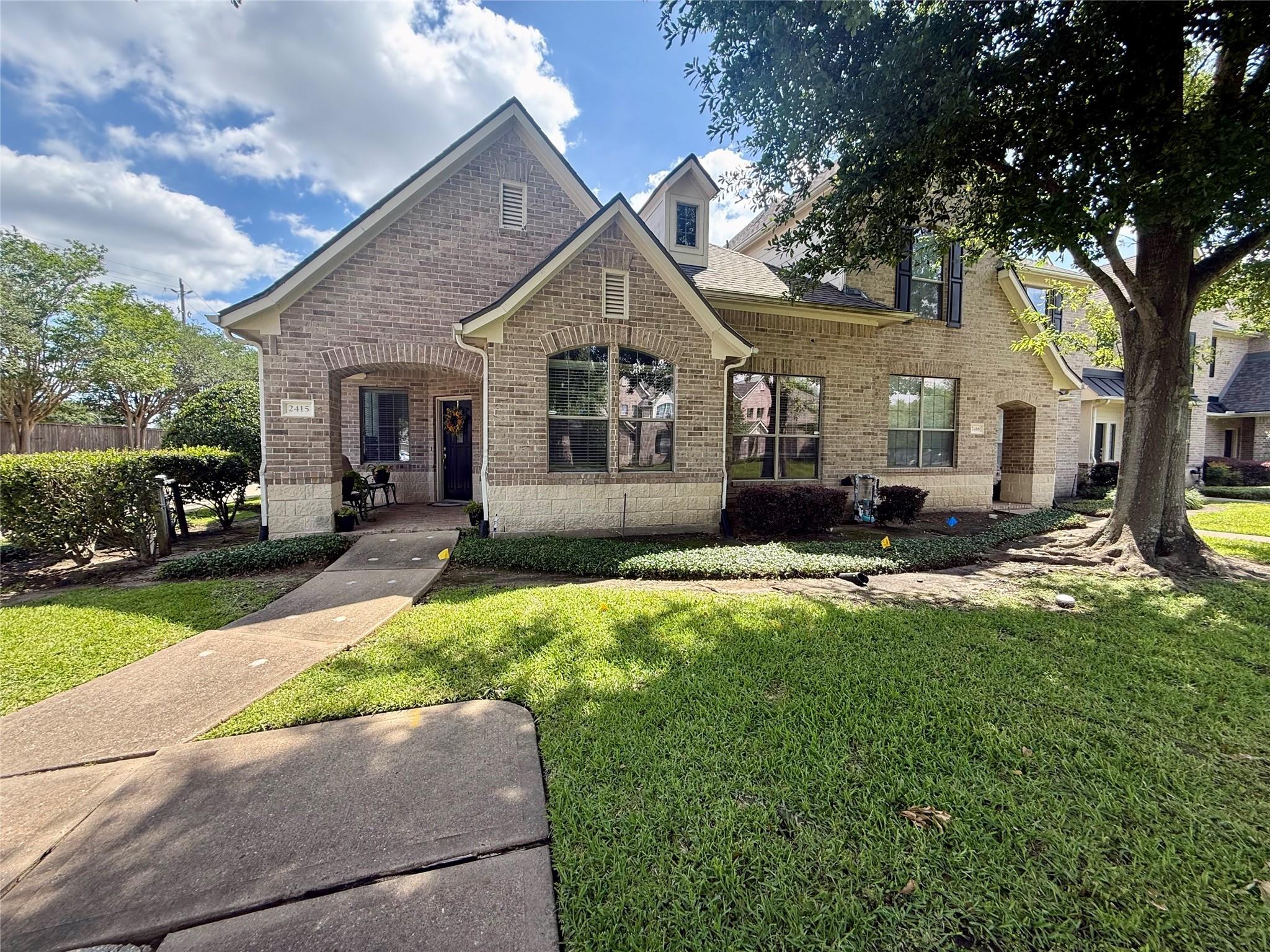2415 Clippers Square — photo