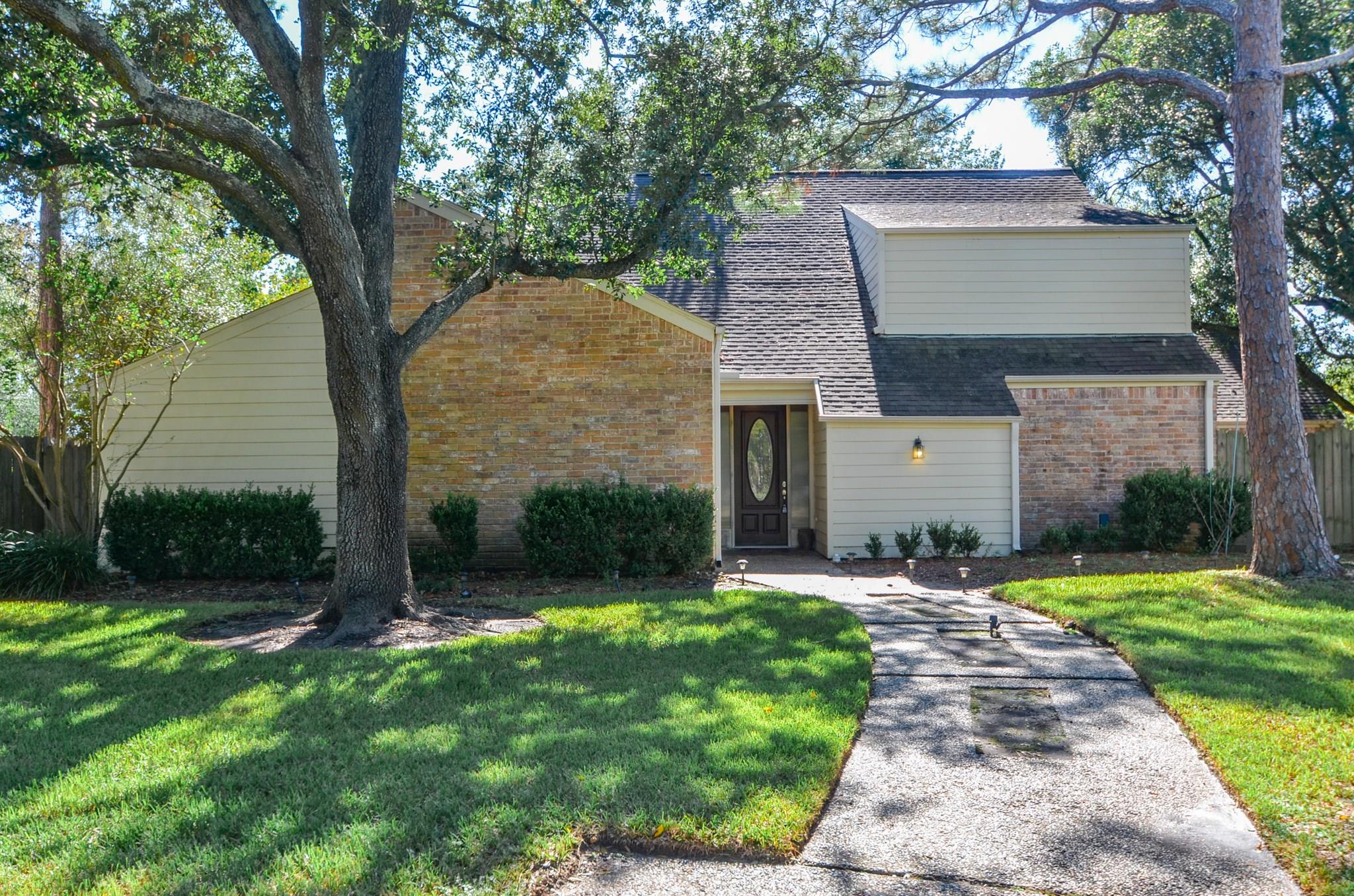 722 Langton Court — photo