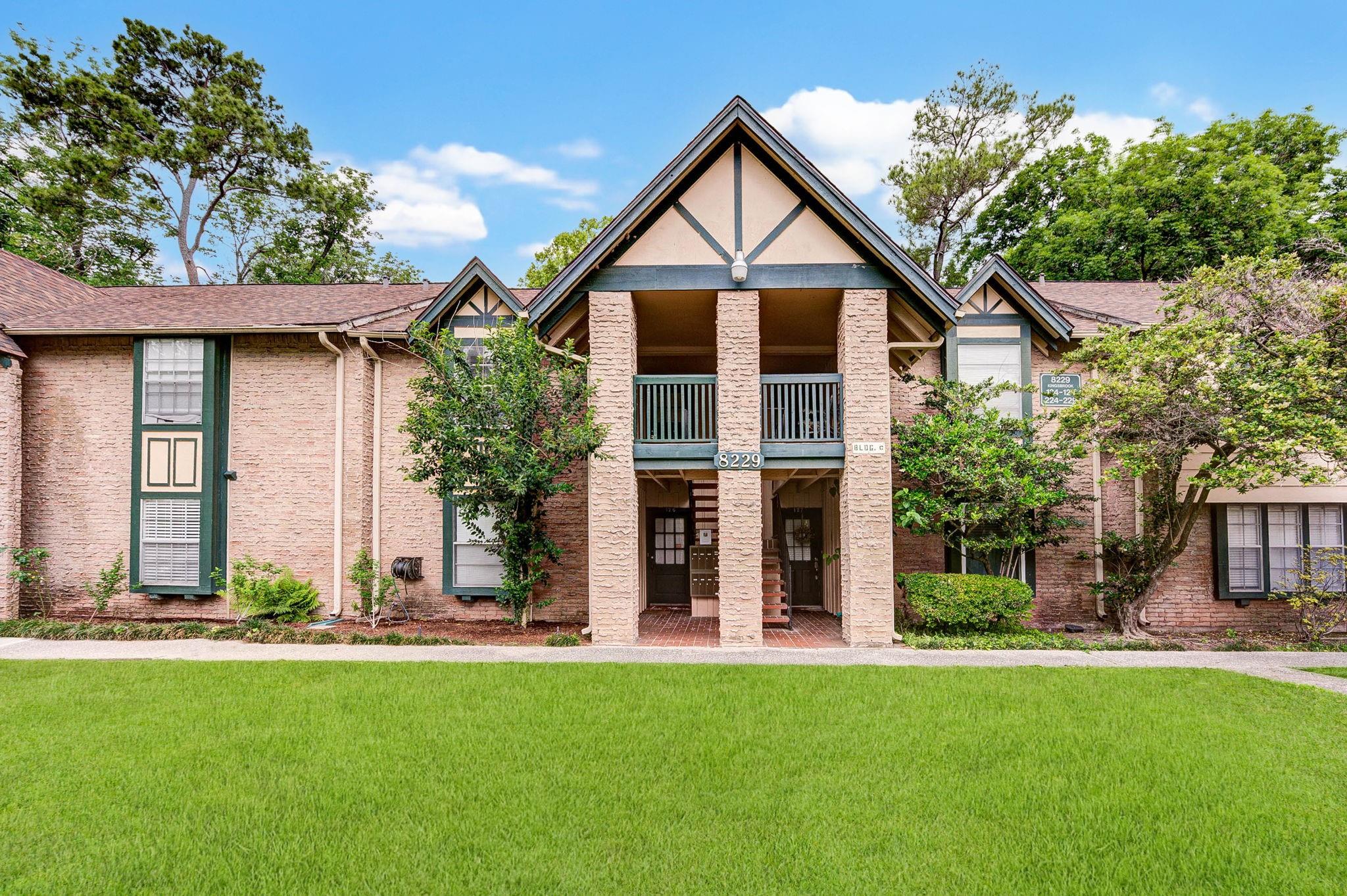 8229 Kingsbrook Road #229 — photo