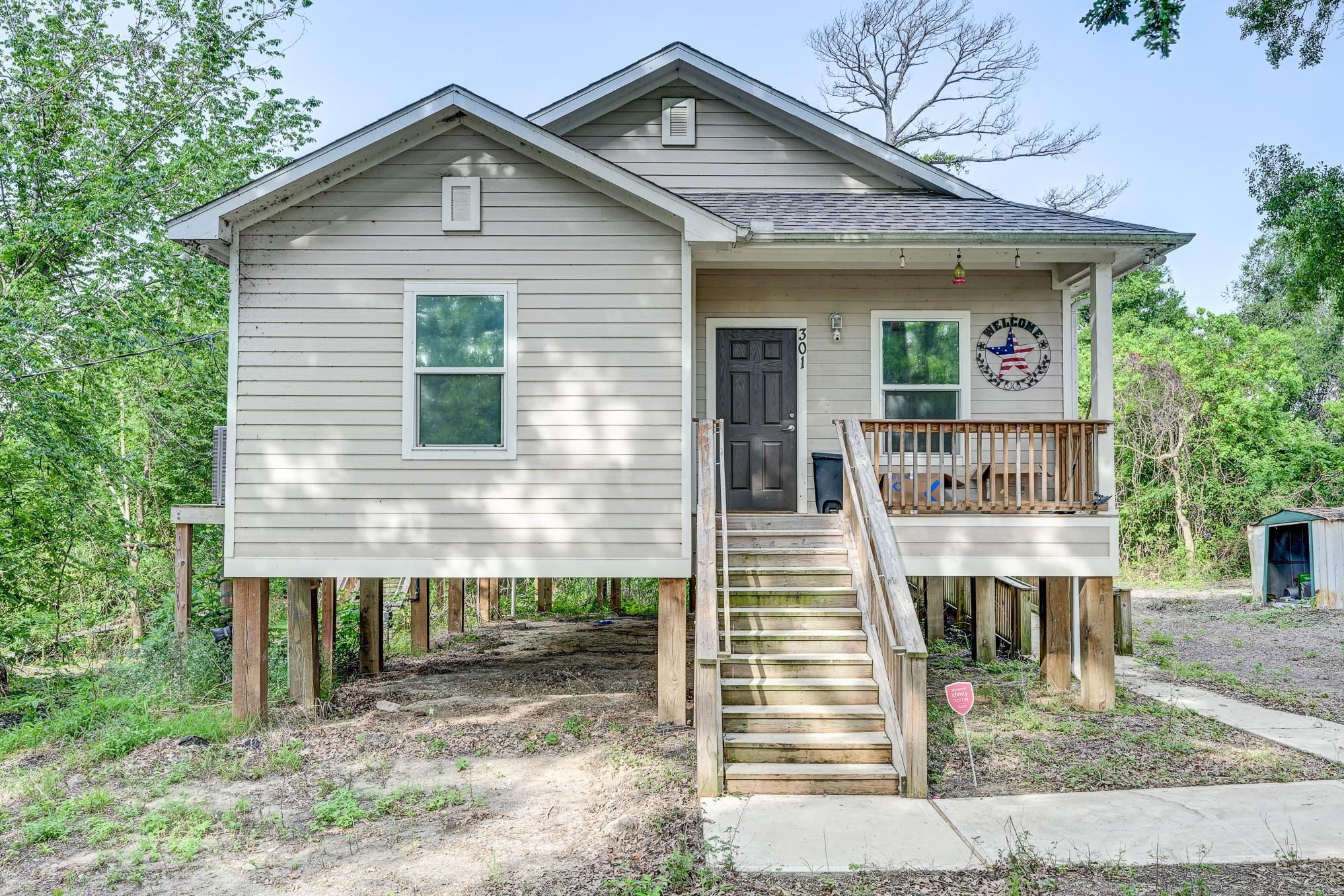301 Bayou Drive — photo