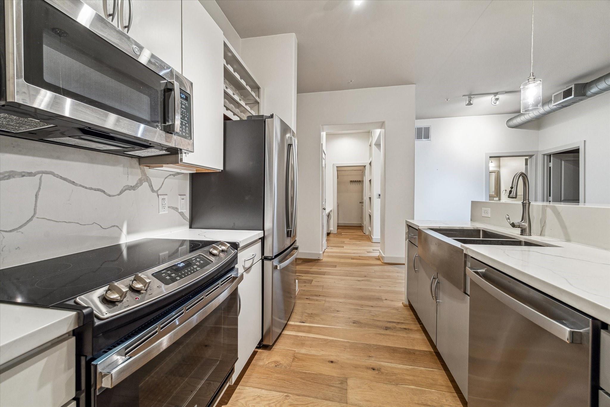 1901 Post Oak Boulevard #1206 — photo