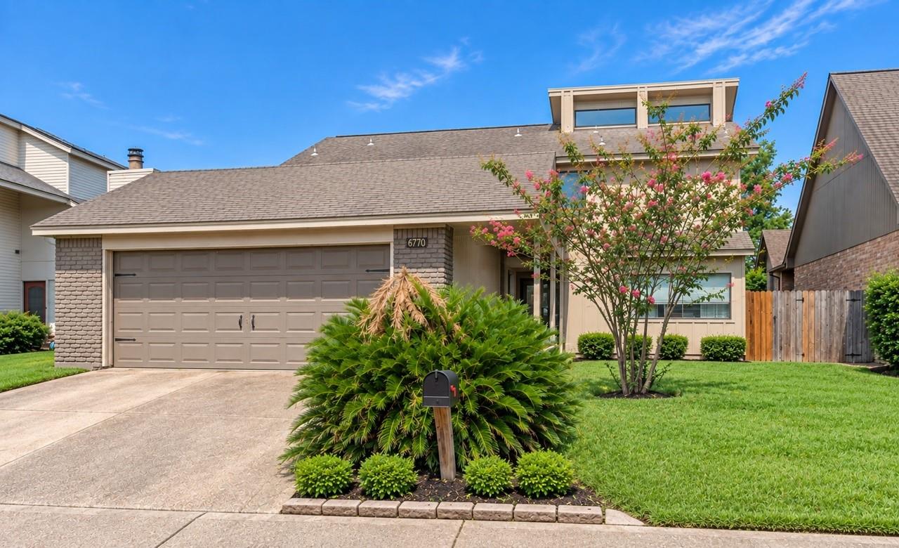 6770 Lexington Drive — photo