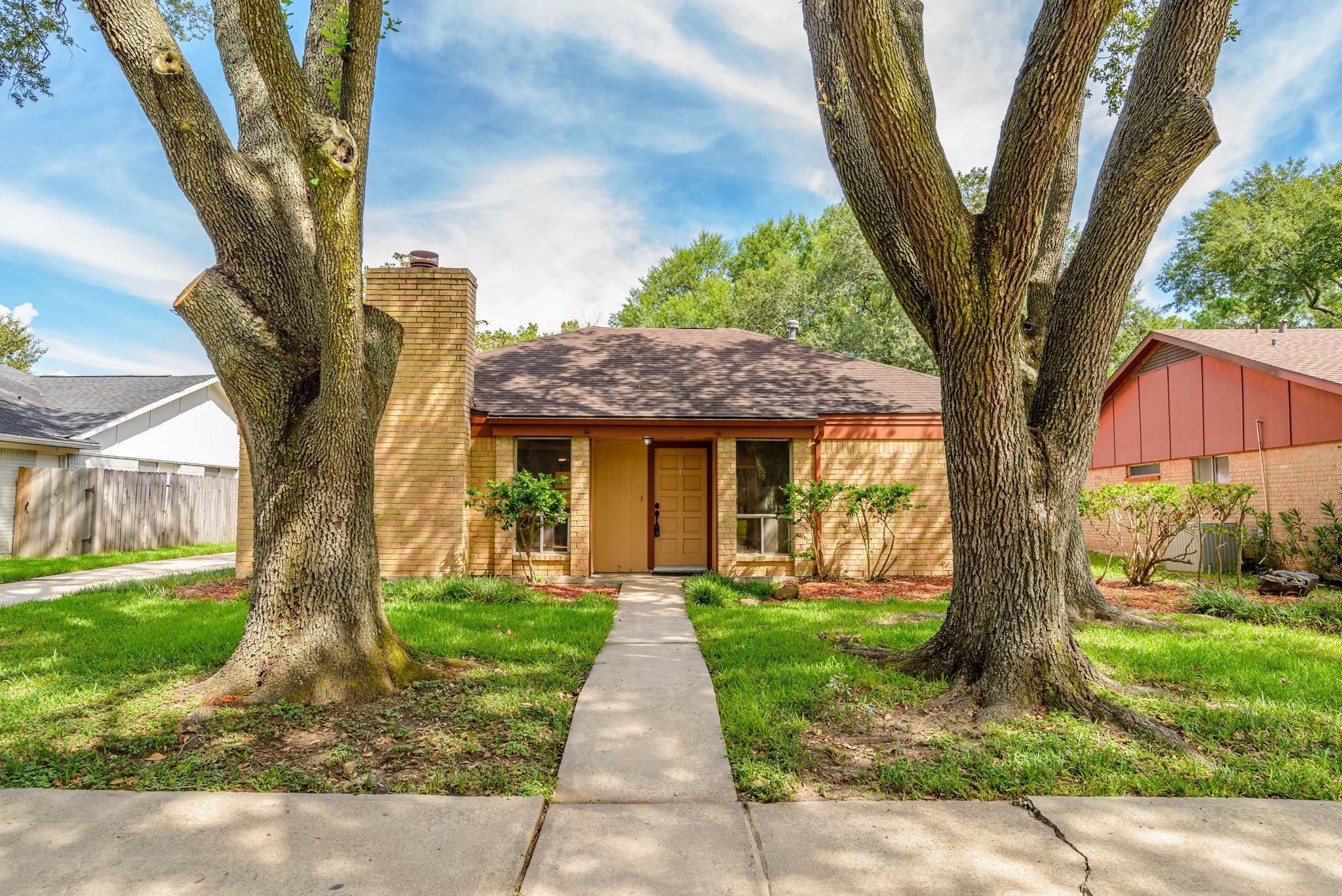 16023 Havenhurst Drive — photo