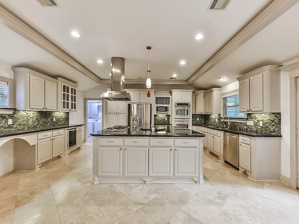 5238 Ariel Street — photo
