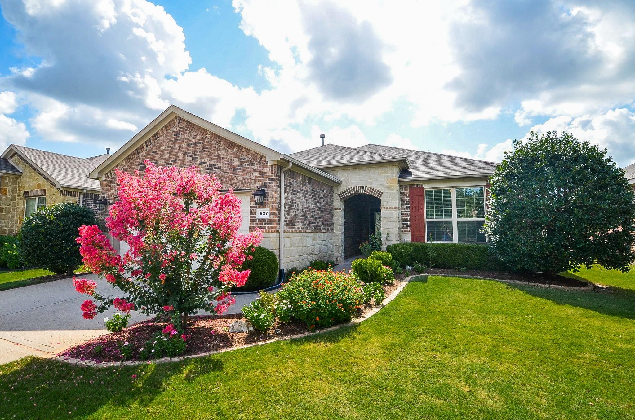 527 Monterry Oaks Drive — photo