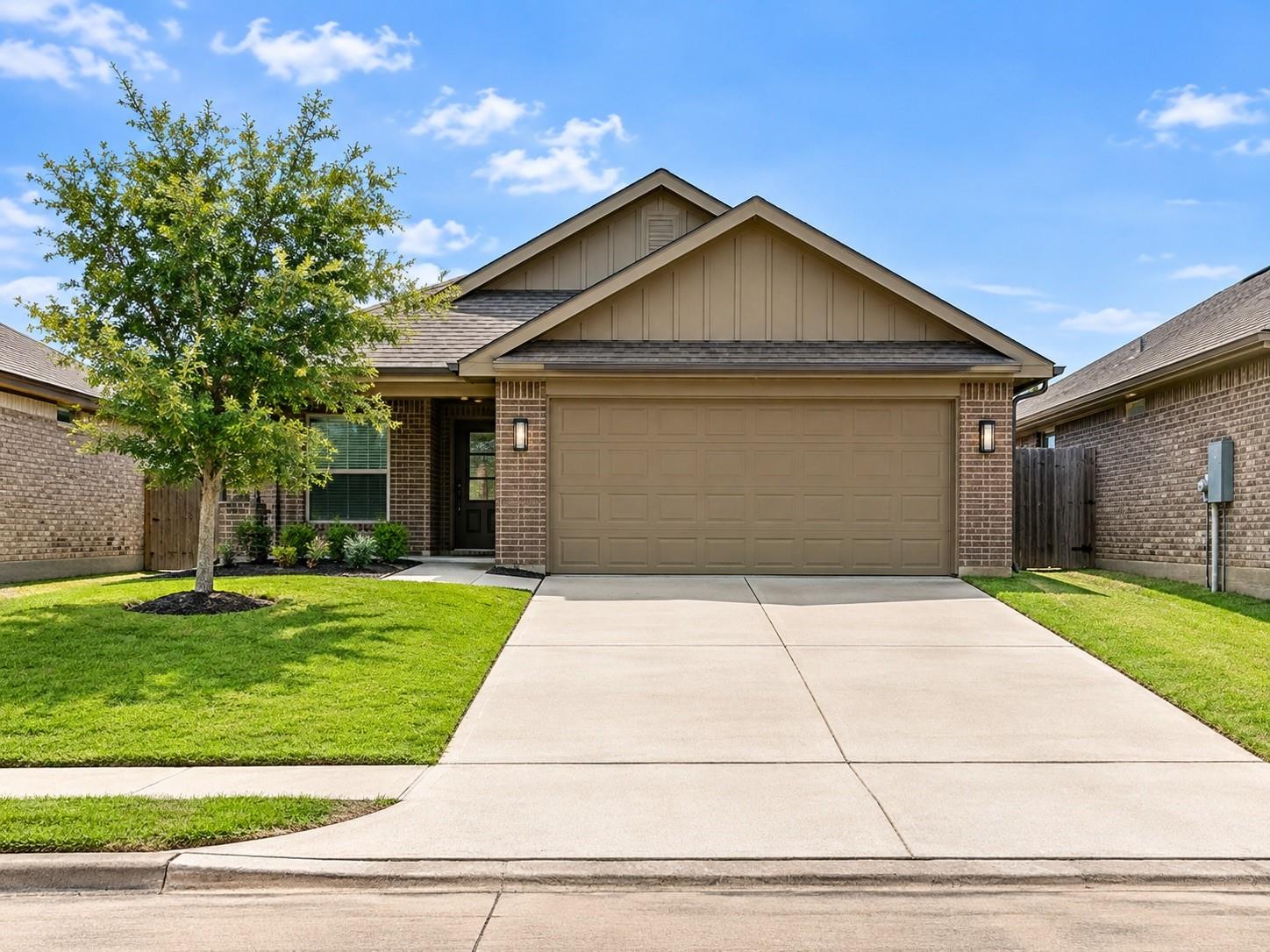 5214 Monarch Belle Lane — photo