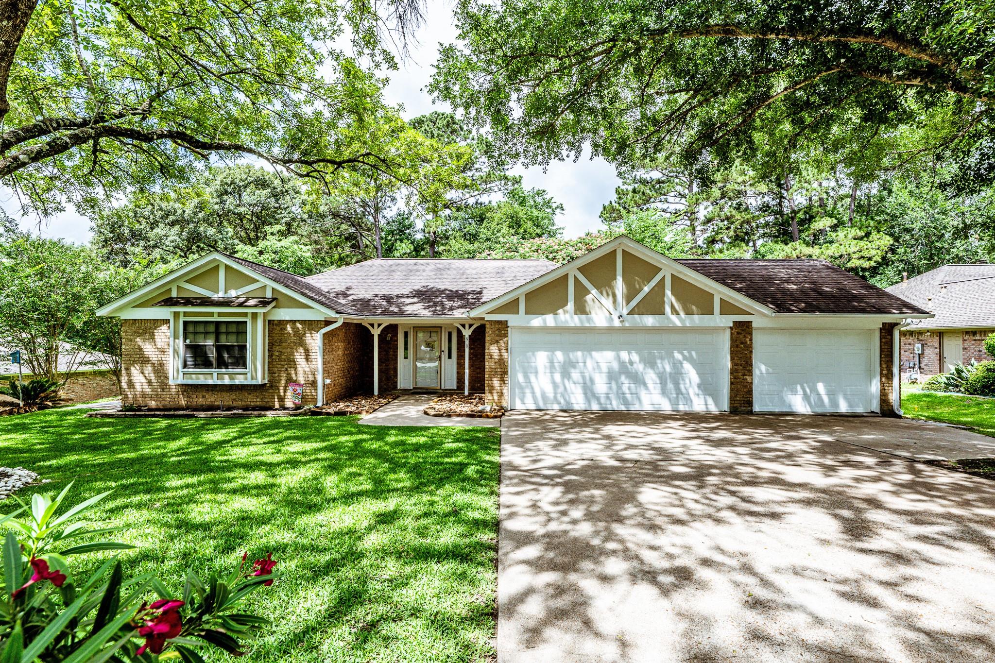 610 Green Hills Drive — photo