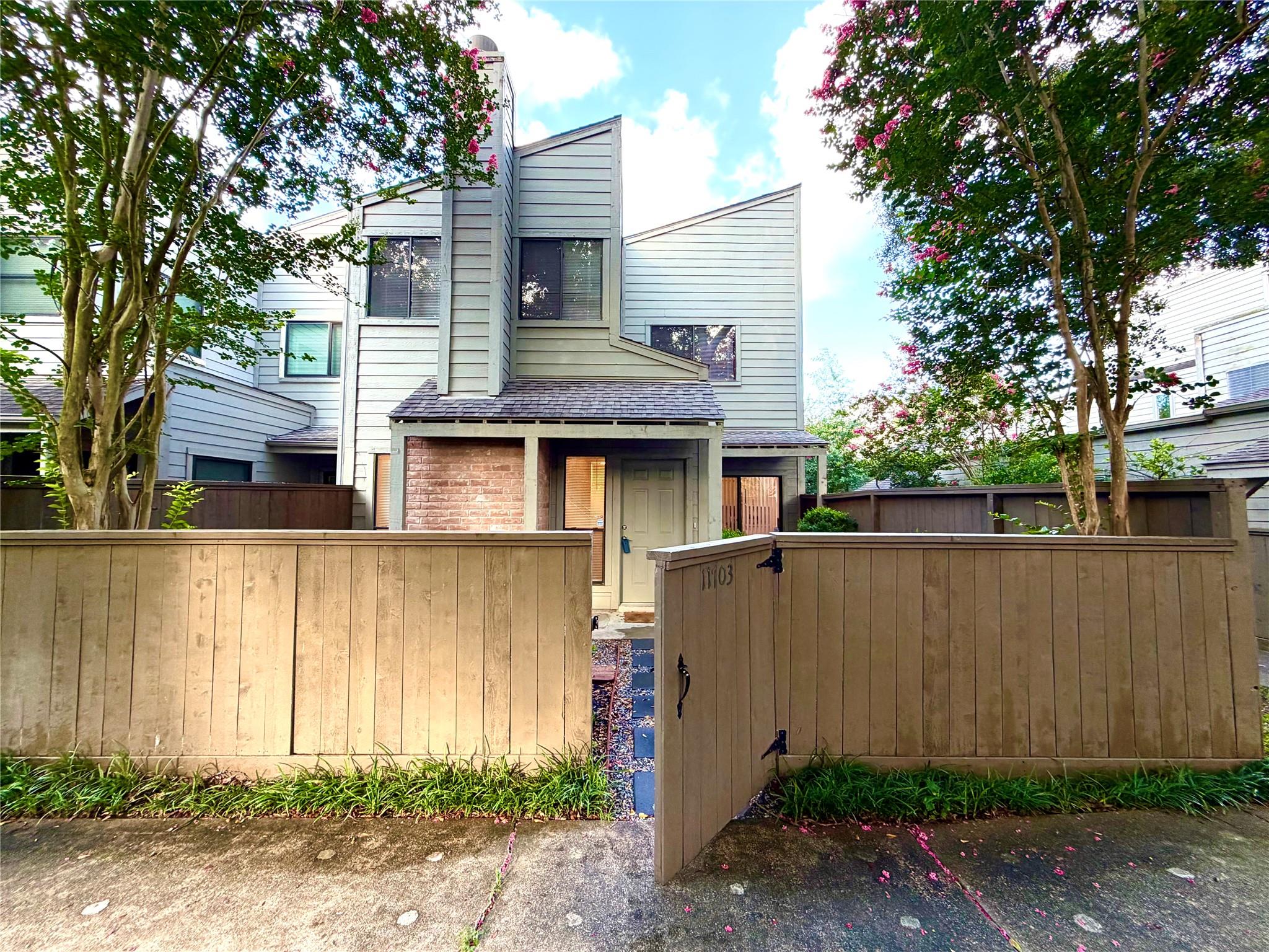 11703 Lakeside Place Drive #229 — photo