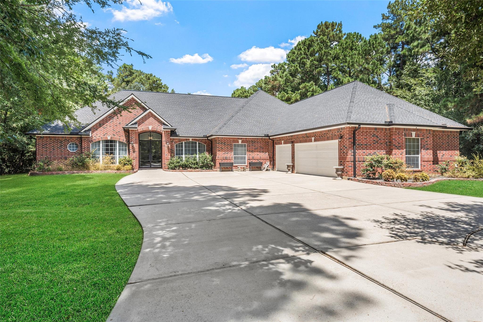12418 Longmire Way — photo