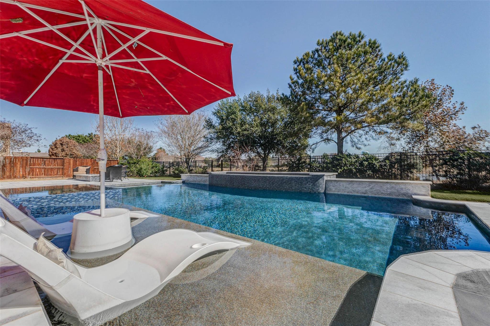 2310 Legends Way — photo