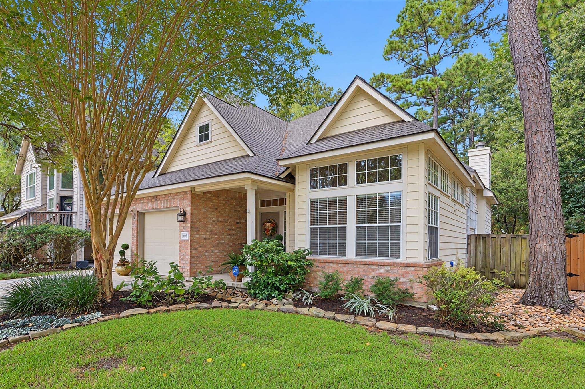 85 E Lakeridge Drive, The Woodlands, TX 77381 — photo 3