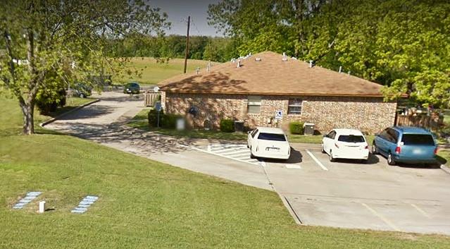 902 Dallas Street — photo