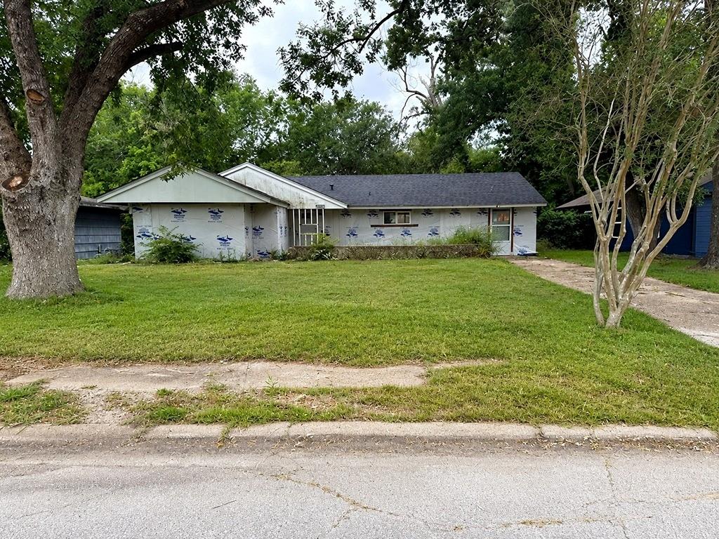 5822 Lyndhurst Drive — photo