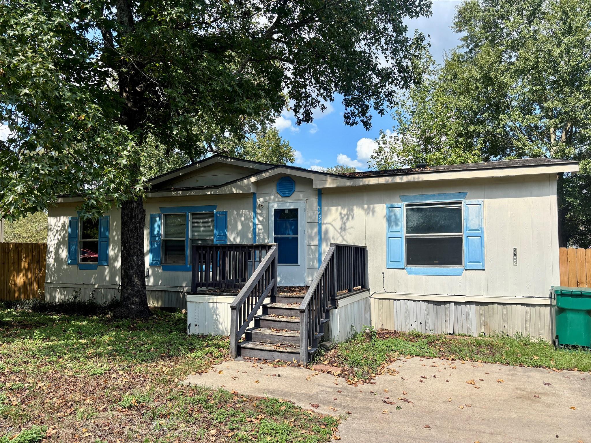 9634 Live Oak Trail — photo