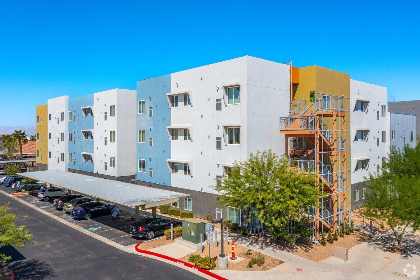 511 College Dr — photo