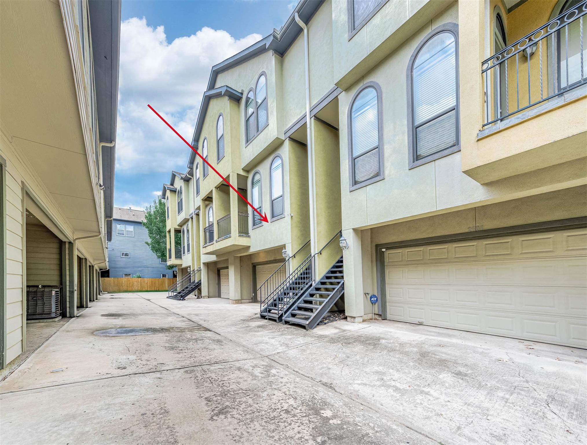 2503 Dallas Street — photo
