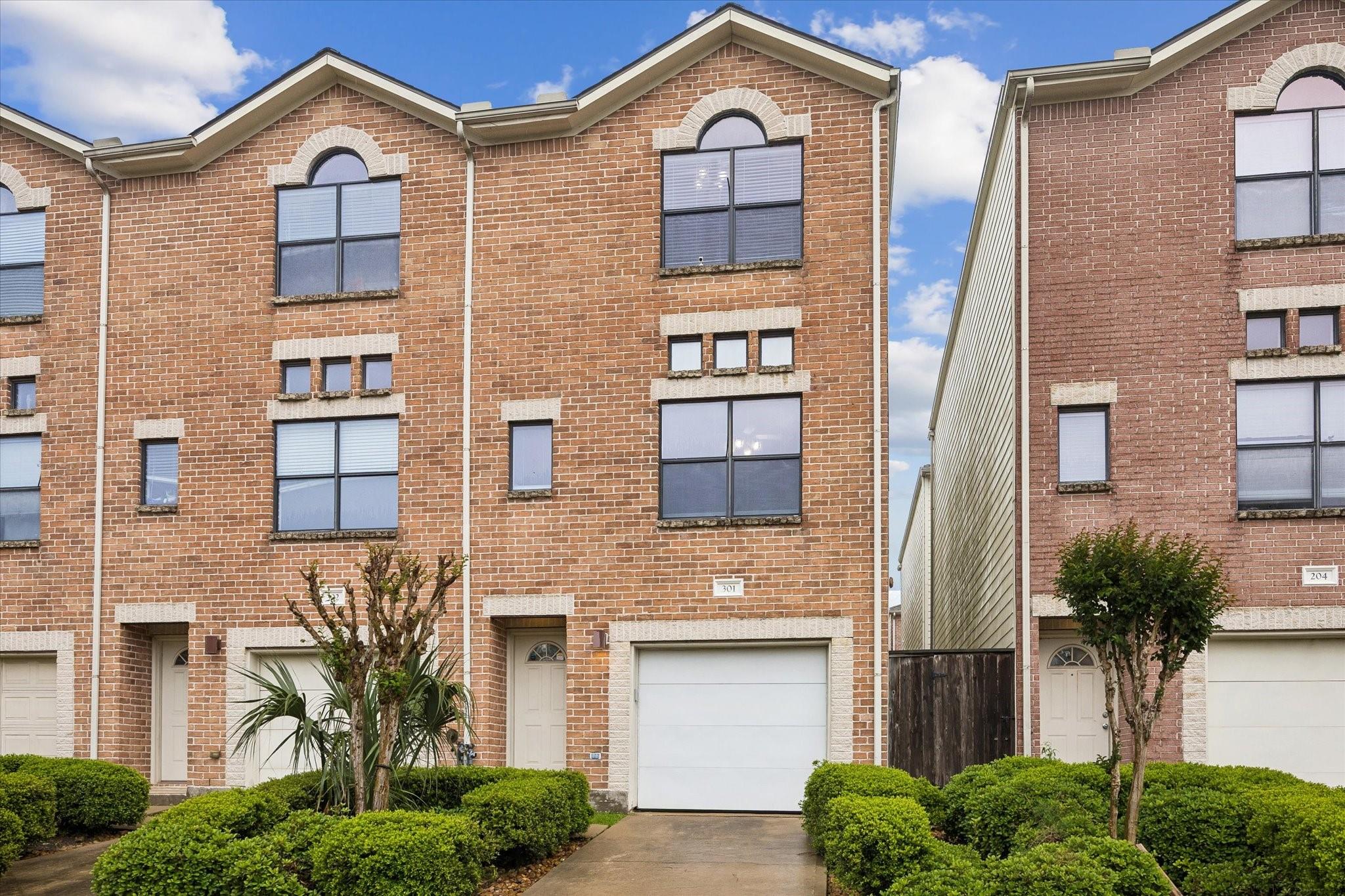 3501 Link Valley Drive #301 — photo