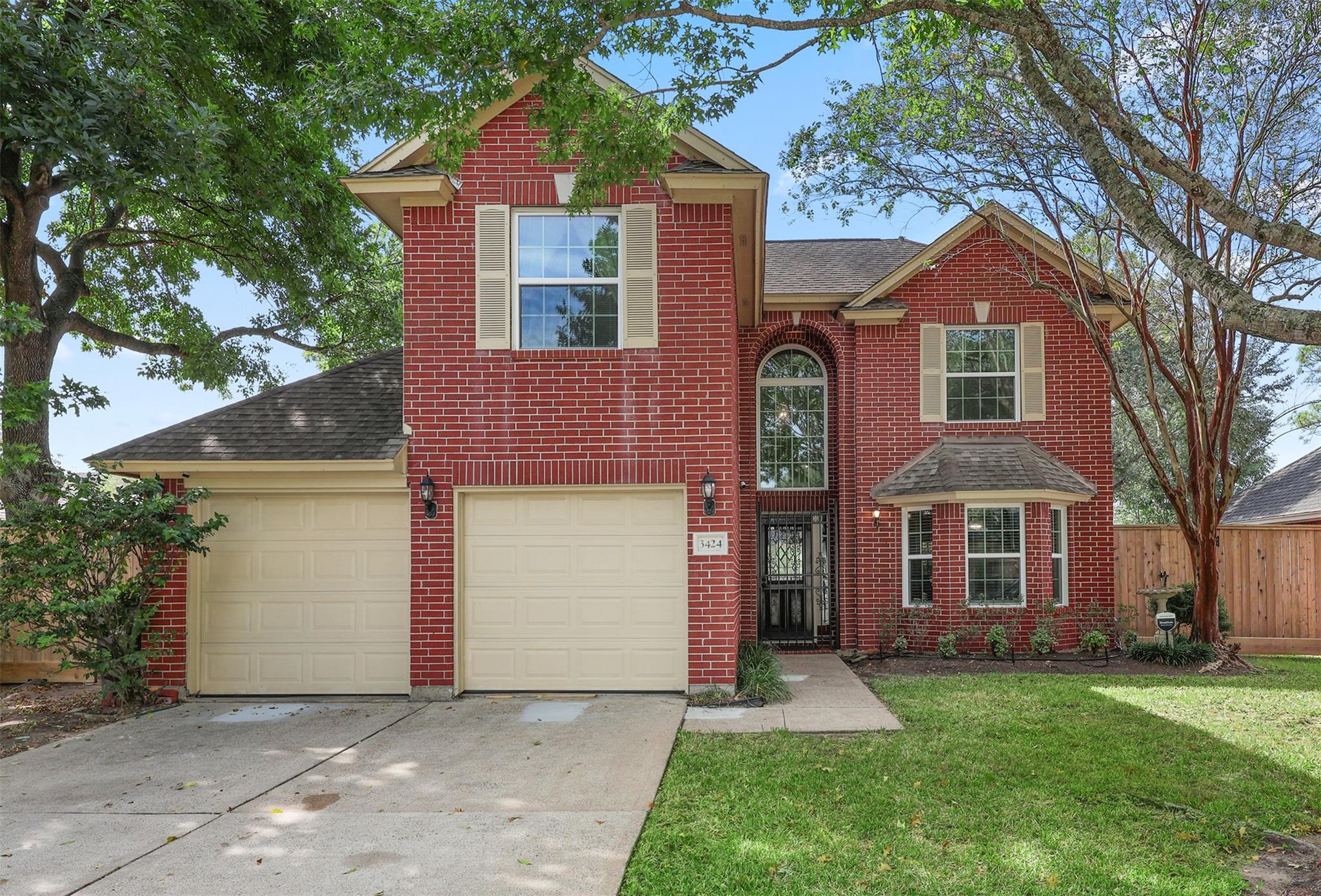 3424 Glastonbury Drive — photo