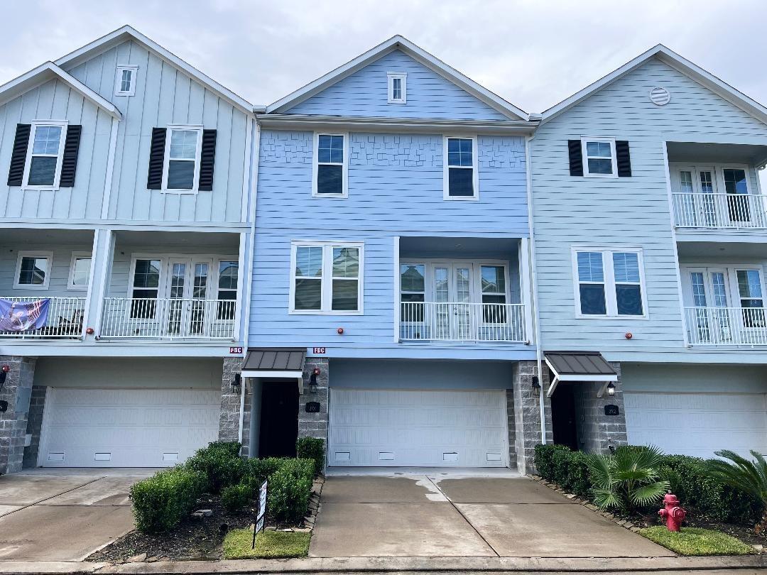 2704 Veranda Falls — photo