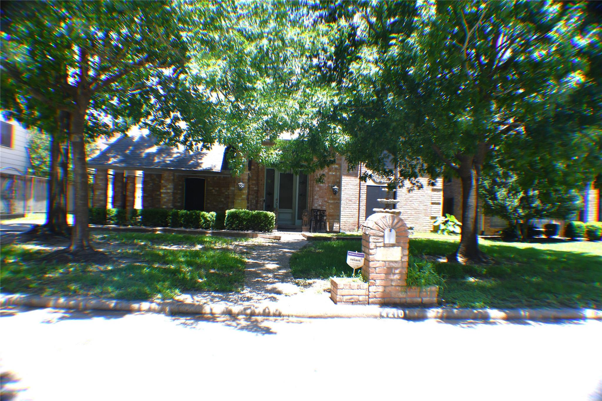 4210 Bayglen Court — photo
