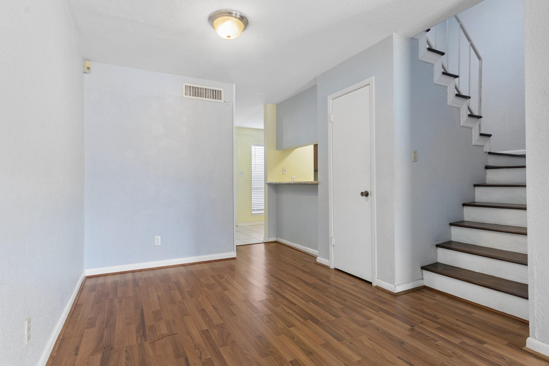 6111 Beverly Hill Street #10 — photo