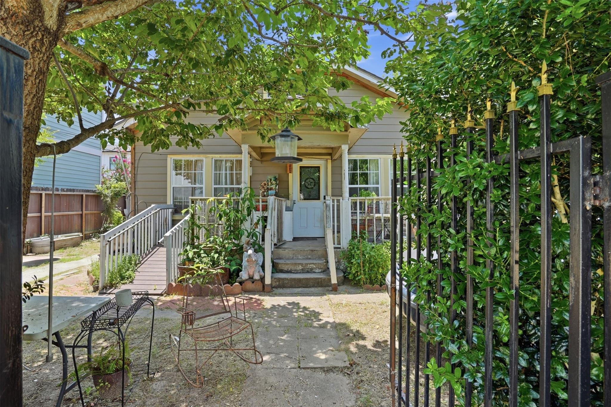1205 Idylwild Street — photo