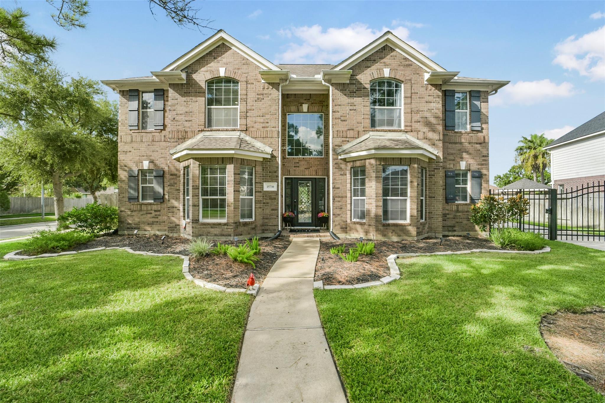 15730 Lake Loop Drive — photo