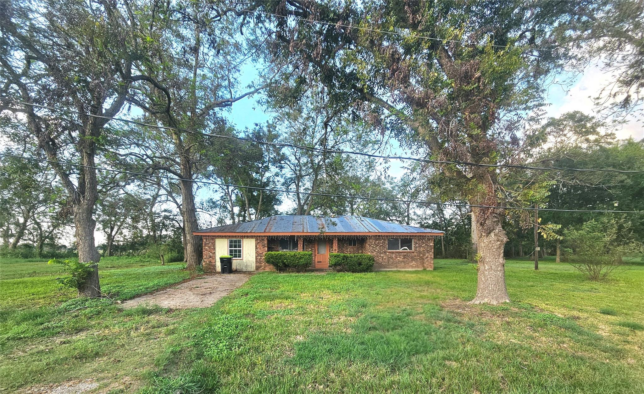 905 E Columbus Drive — photo