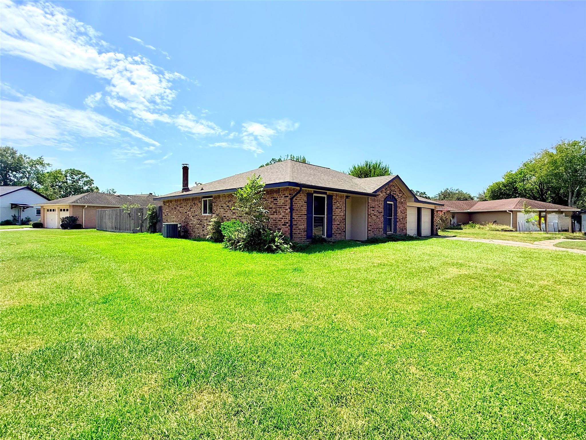 2410 Point Comfort Court — photo