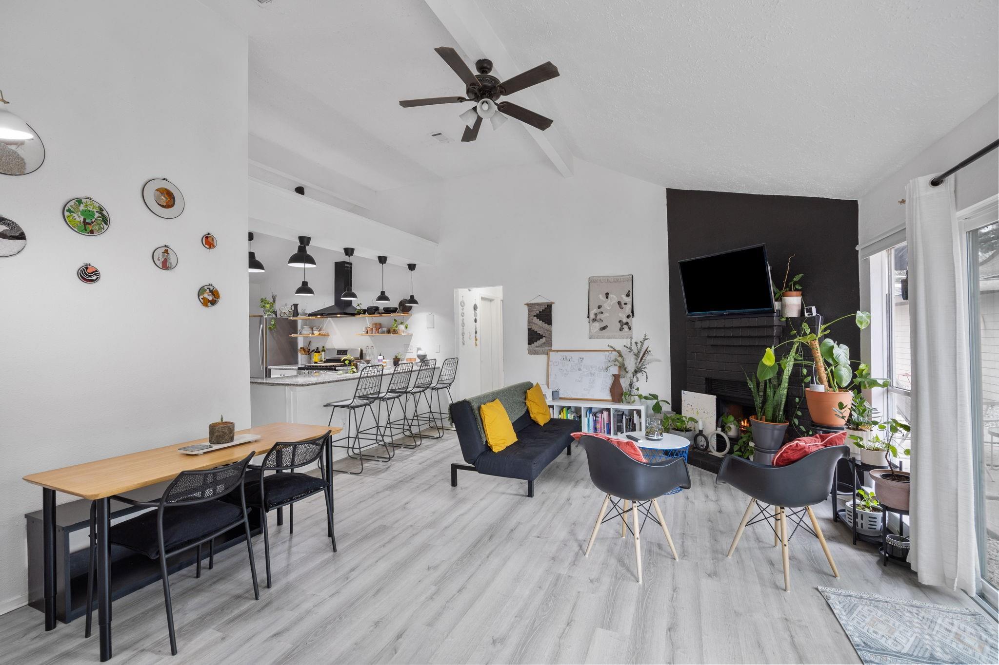 9306 Crescent Moon Drive — photo
