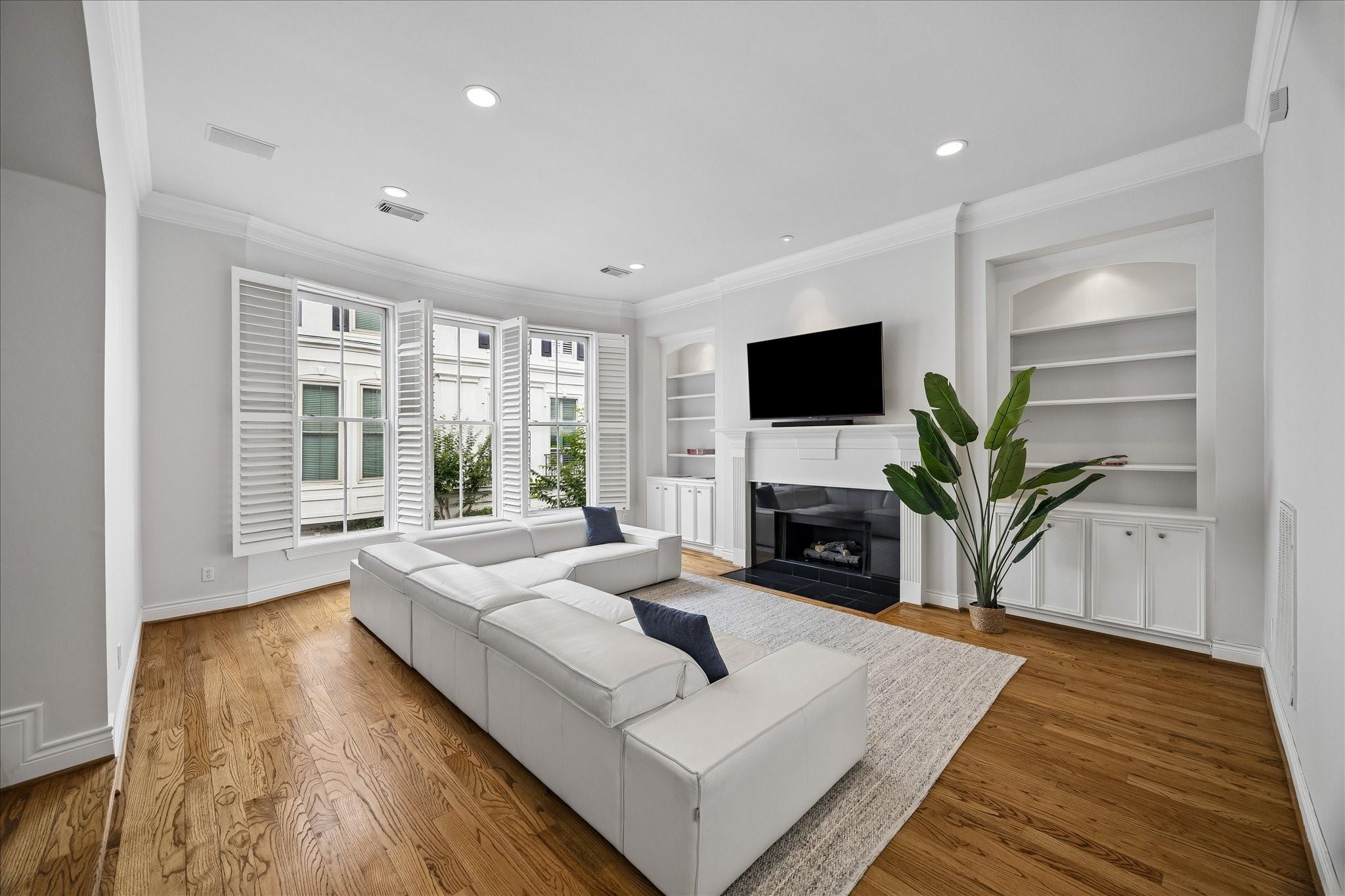 130 Oak Place Drive — photo