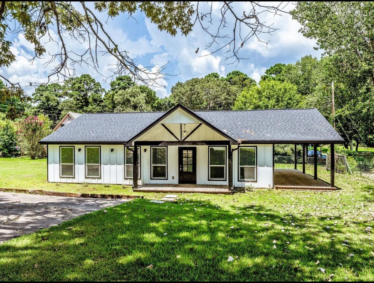161 Lakeway Circle — photo