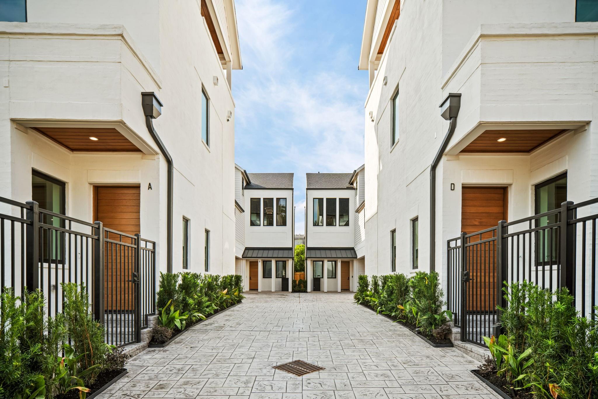 5409 Chevy Chase #D — photo