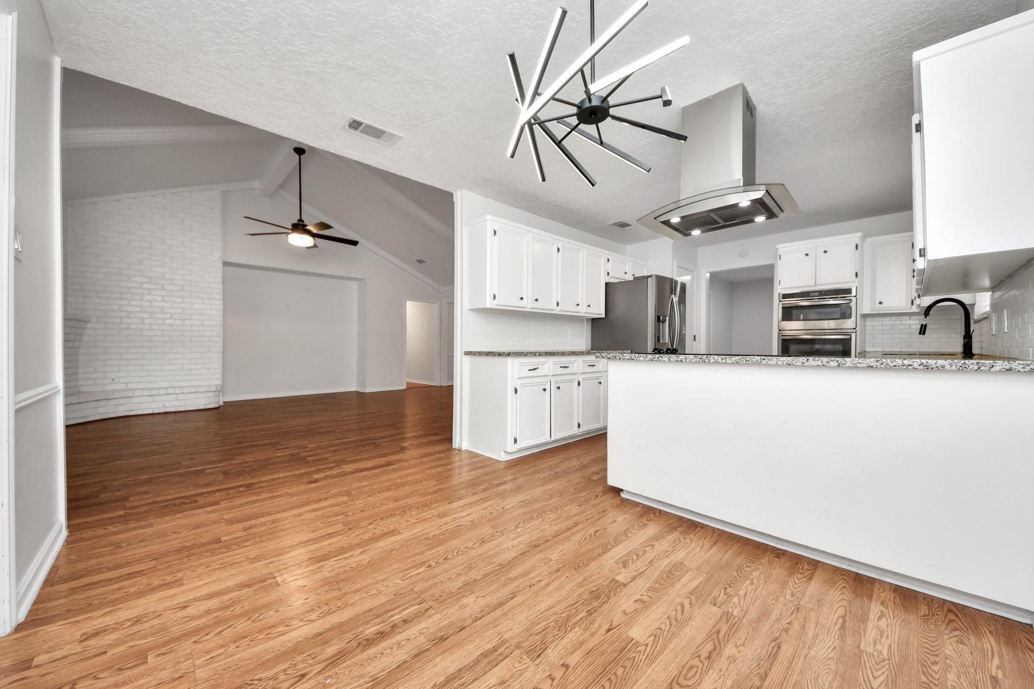 1319 Forsythe Lane — photo