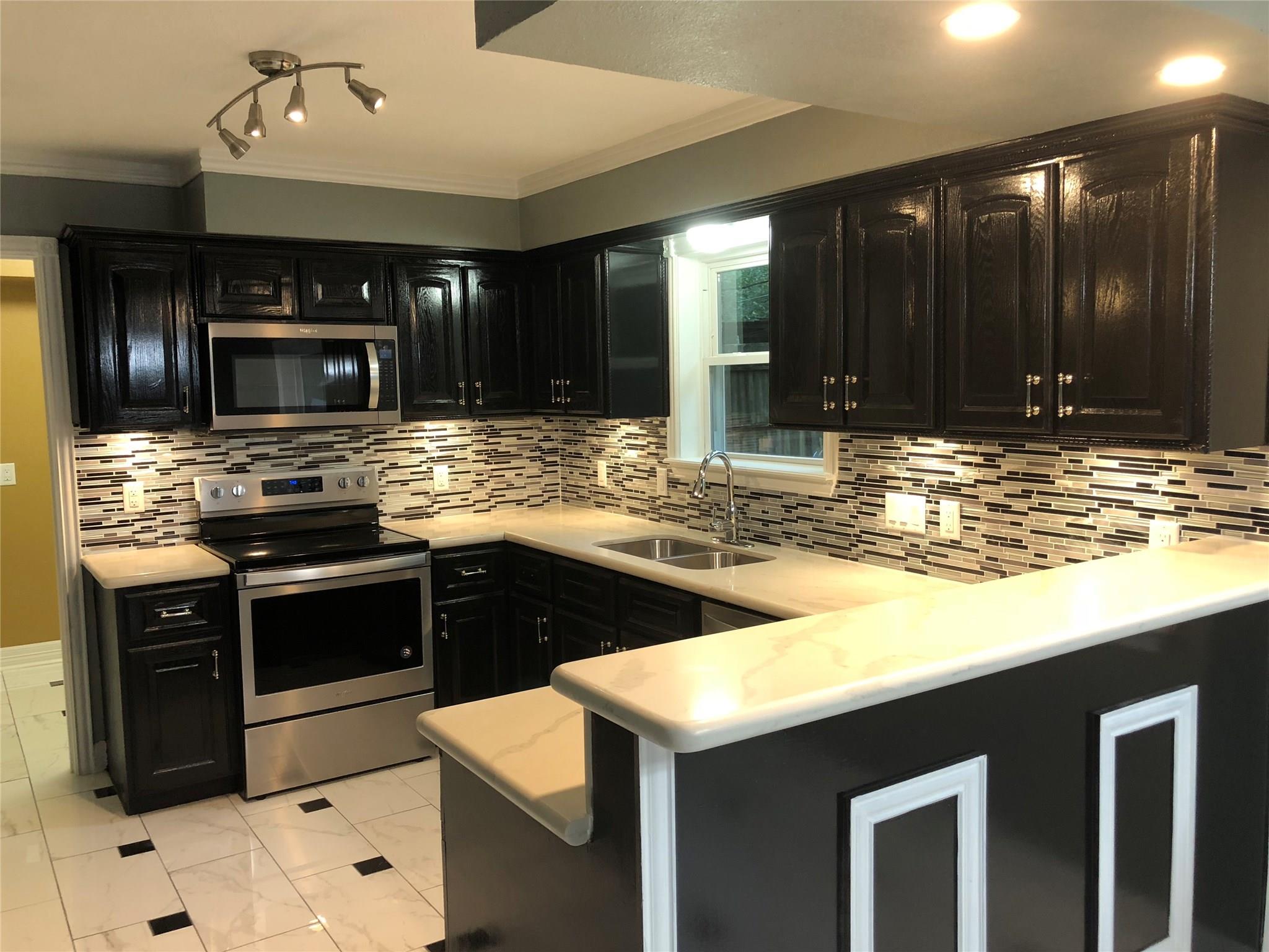 2606 N Woodloch Street — photo