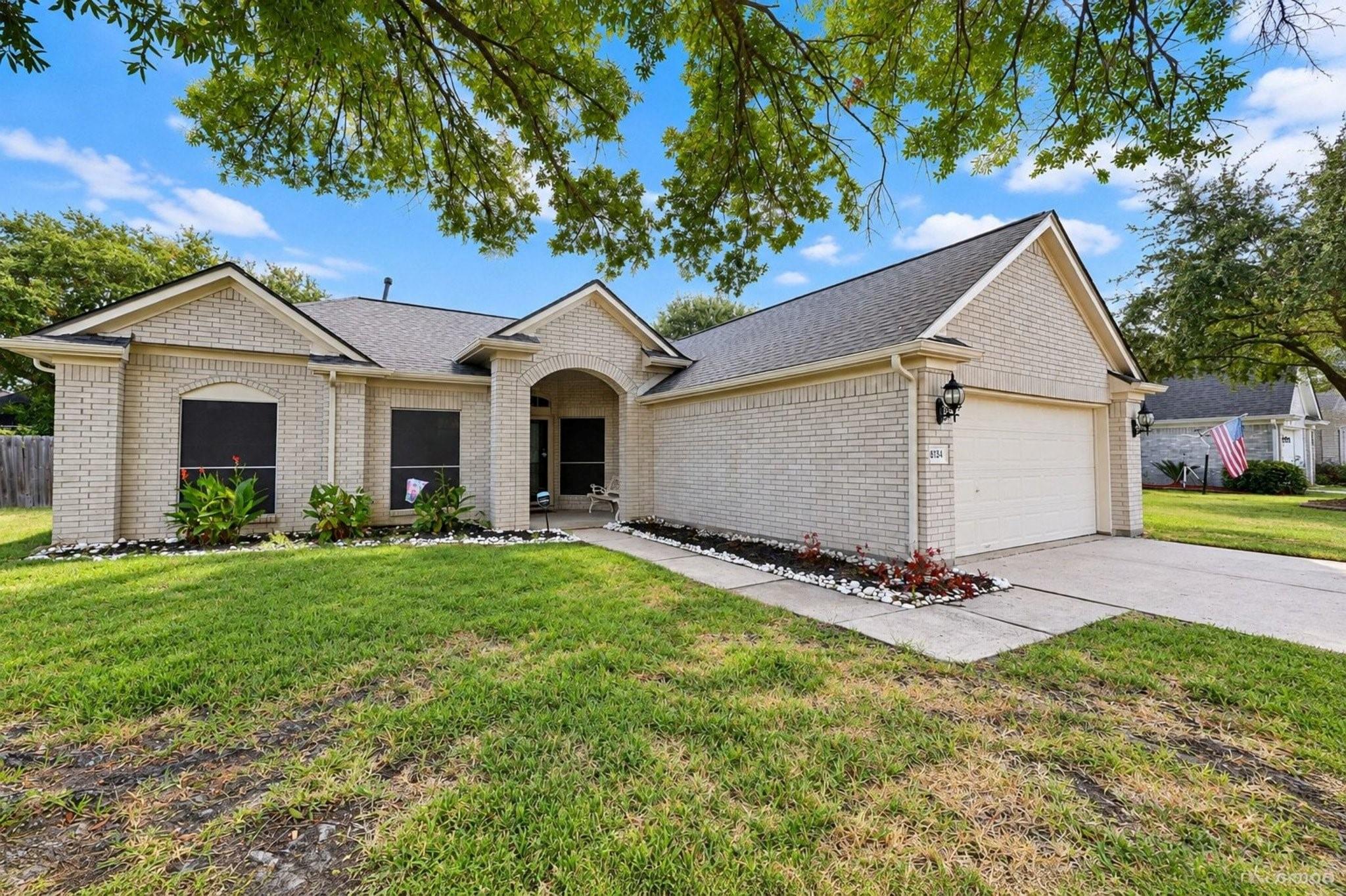 8134 Blue Jay Street — photo