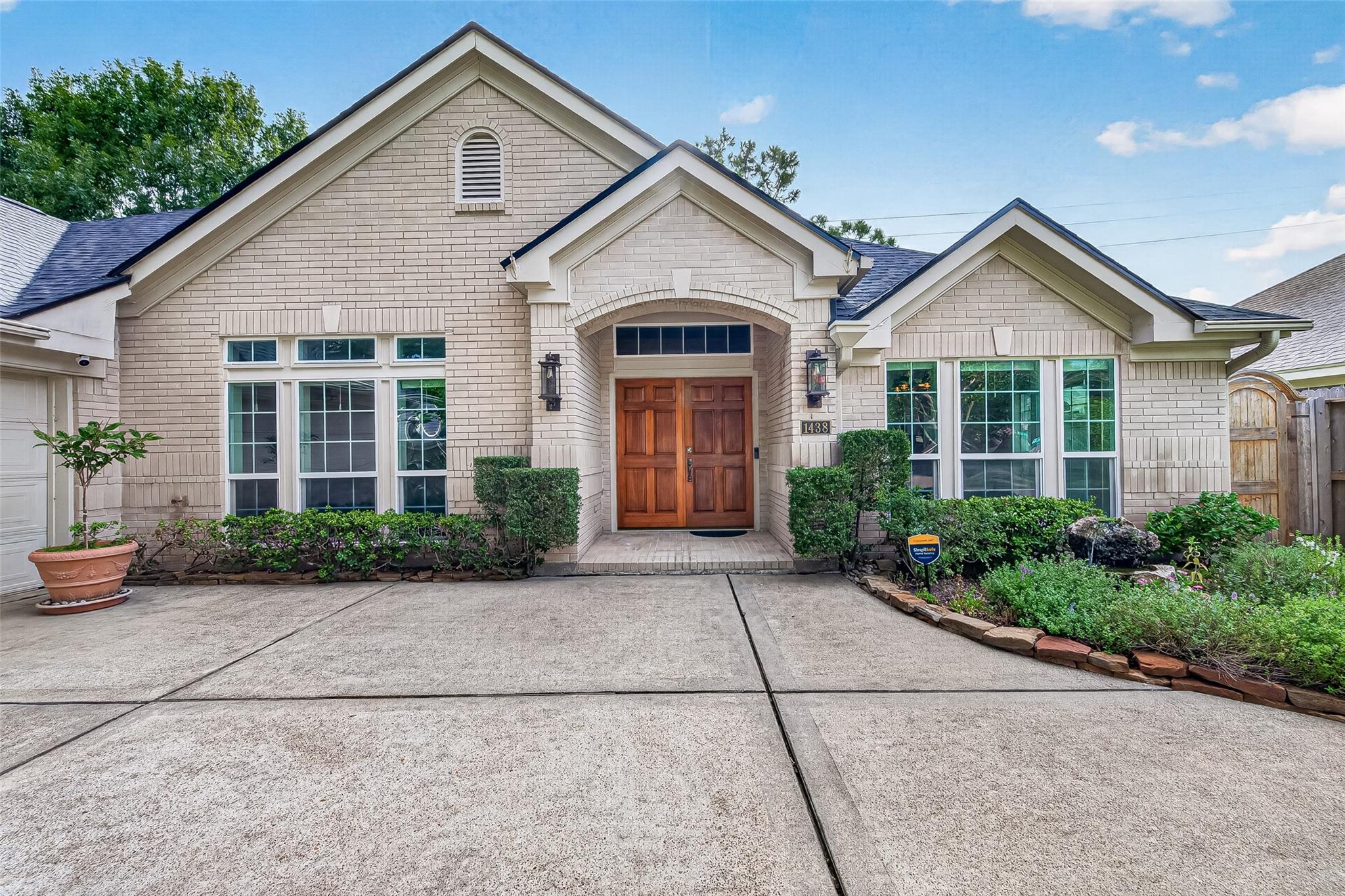 1438 Forest Home Drive — photo