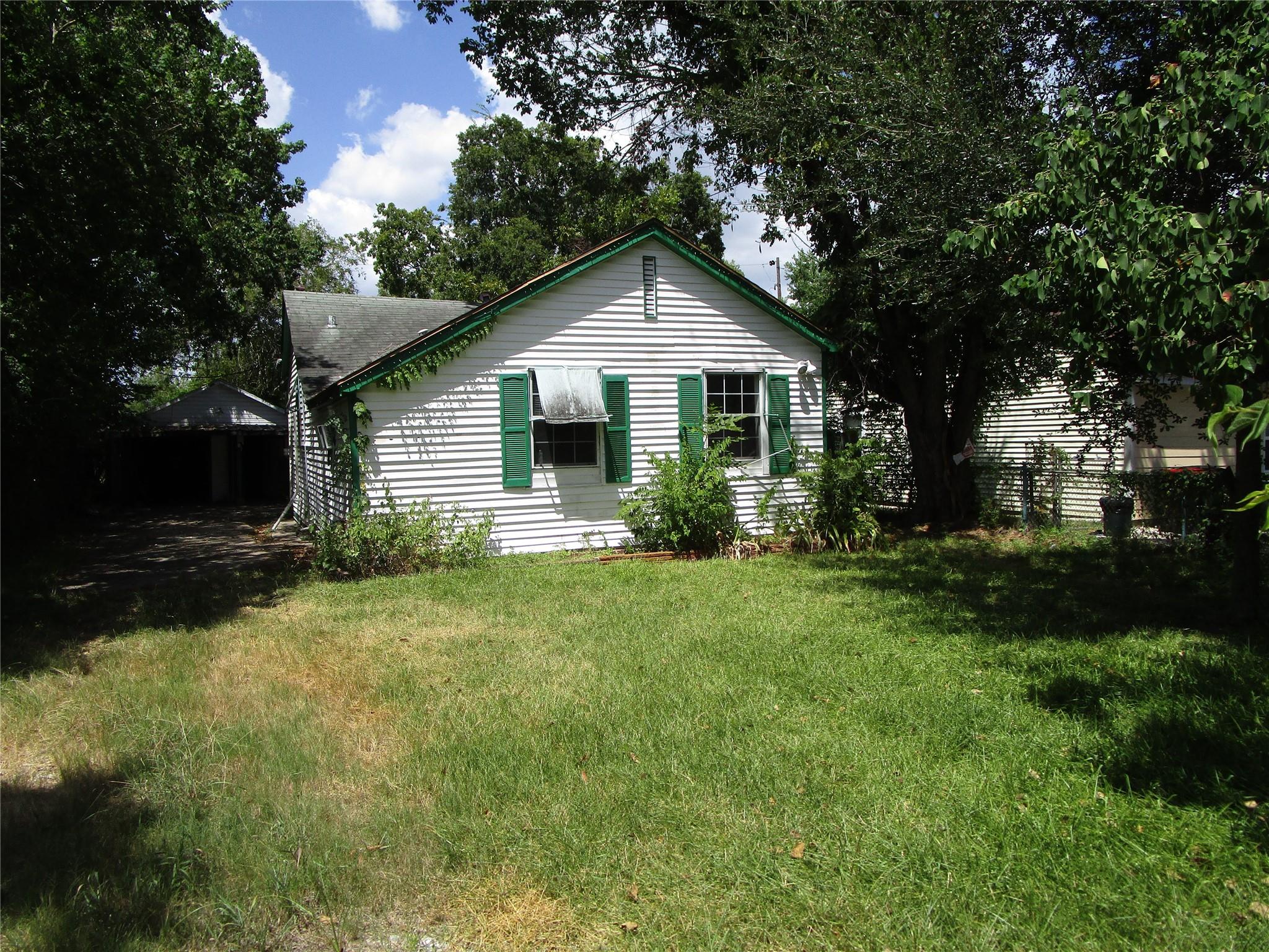 1306 Pershing Street — photo