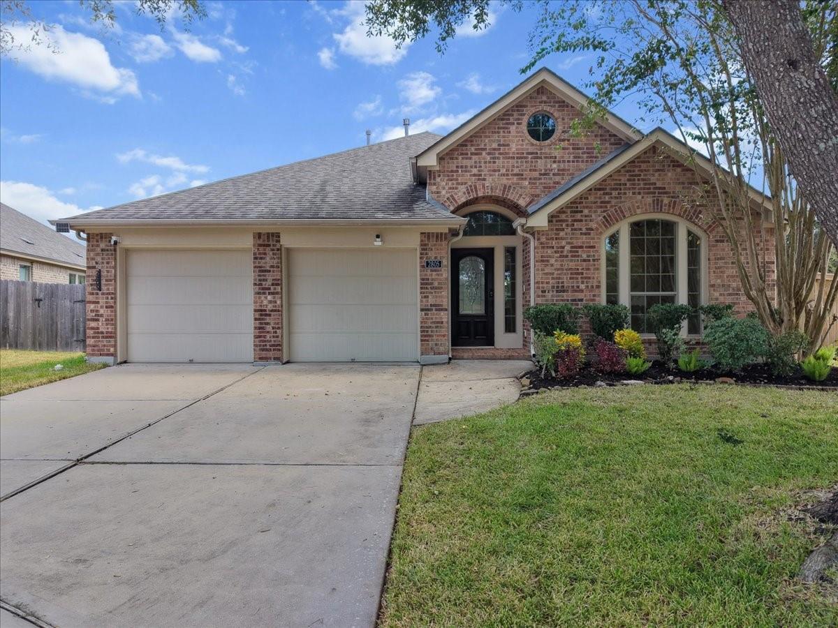 2805 Enchanted Lake Drive — photo