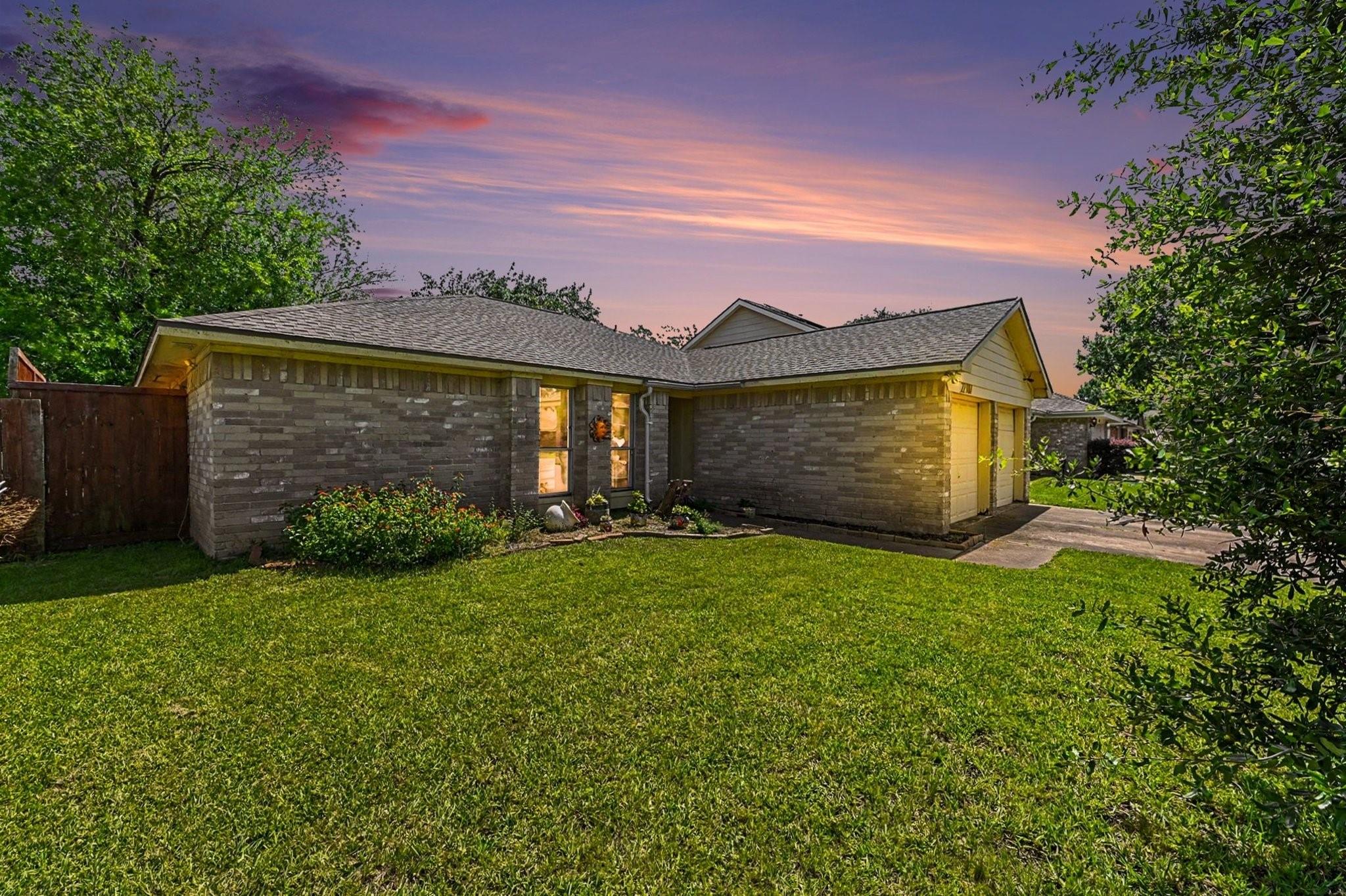 22107 Kenlake Drive — photo